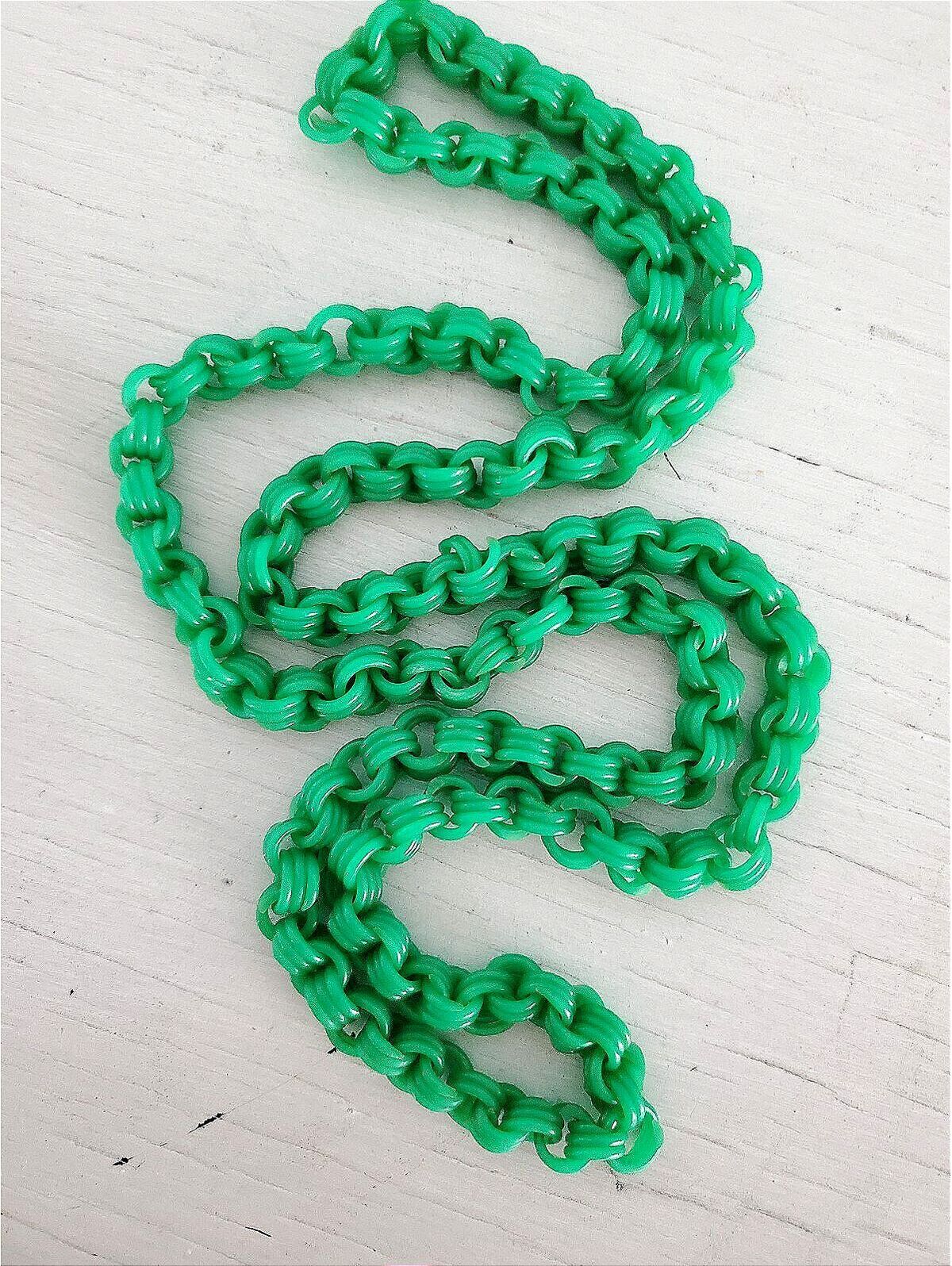 Vintage 1980s Green Chain Link Acrylic Necklace